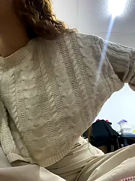 Snapshot of meridacute_ chatting on 10.21.25 meridacute online show from 10.21.25