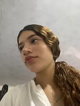 Snapshot of meridacute_ chatting on 11.18.25 meridacute online show from 11.18.25