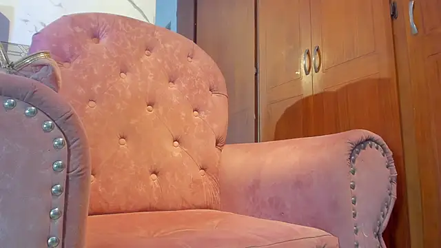 Snapshot of violett__rousee chatting on 11.26.25 violett rousee online show from 11.26.25