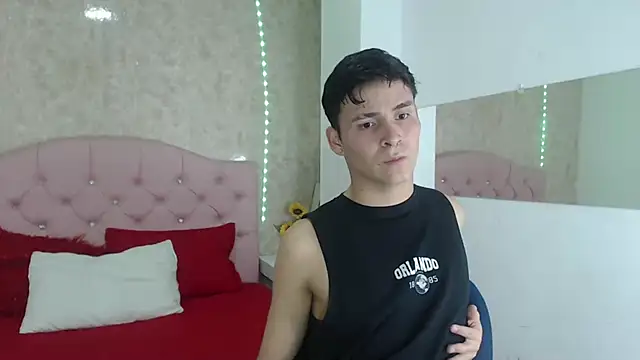 Aaron Foxxx online show from 12.04.25