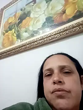 Snapshot of Crisribeiro chatting on 10.04.25 Crisribeiro online show from 10.04.25