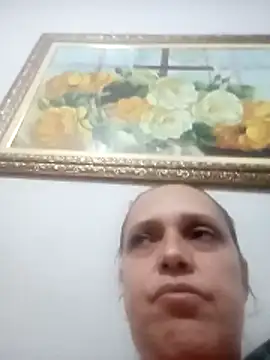 Snapshot of Crisribeiro chatting on 11.16.25 Crisribeiro online show from 11.16.25