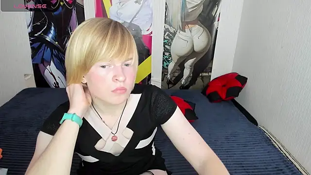 Cattie w  online show from 10.18.25