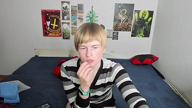 Cattie w  online show from 04.11.26