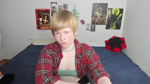 Cattie w  online show from 04.16.26