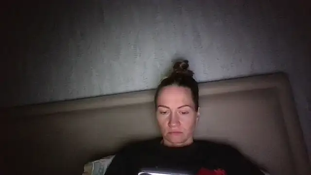 Snapshot of Thavione chatting on 02.27.26 Thavione online show from 02.27.26