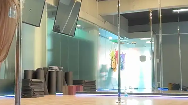 Snapshot of Roriann chatting on 02.25.26 Roriann online show from 02.25.26