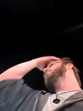 Snapshot of bear8t chatting on 10.29.25 bear8t online show from 10.29.25