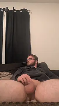 Snapshot of bear8t chatting on 10.31.25 bear8t online show from 10.31.25