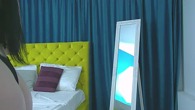 Snapshot of RubyHills chatting on 11.12.25 RubyHills online show from 11.12.25