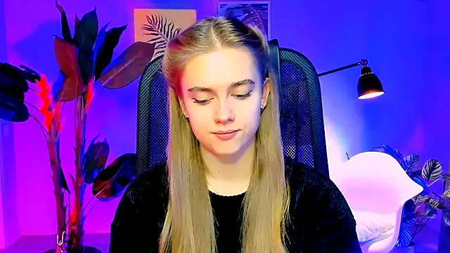 JuneWoods online show from 11.27.25