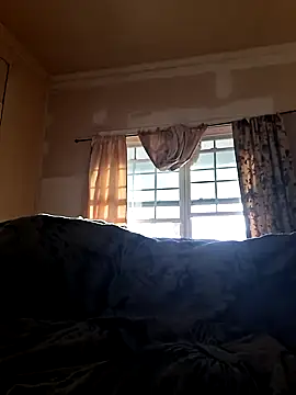 Snapshot of ThrowedWorldWide chatting on 11.19.25 ThrowedWorldWide online show from 11.19.25