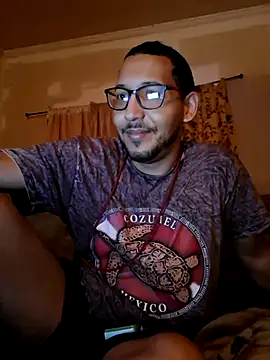 Snapshot of ThrowedWorldWide chatting on 11.21.25 ThrowedWorldWide online show from 11.21.25