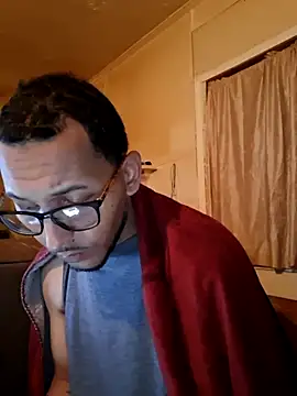 Snapshot of ThrowedWorldWide chatting on 12.04.25 ThrowedWorldWide online show from 12.04.25