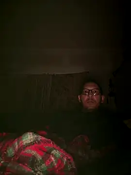 Snapshot of ThrowedWorldWide chatting on 12.15.25 ThrowedWorldWide online show from 12.15.25