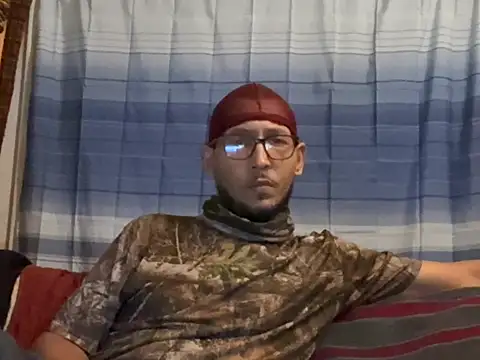 Snapshot of ThrowedWorldWide chatting on 01.10.26 ThrowedWorldWide online show from 01.10.26