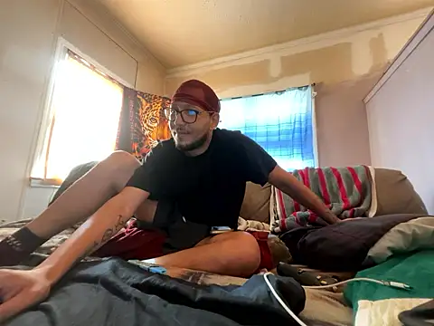 Snapshot of ThrowedWorldWide chatting on 01.10.26 ThrowedWorldWide online show from 01.10.26