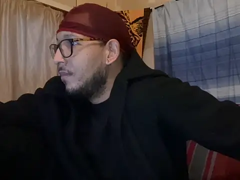 Snapshot of ThrowedWorldWide chatting on 01.14.26 ThrowedWorldWide online show from 01.14.26