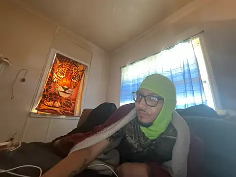 Snapshot of ThrowedWorldWide chatting on 01.16.26 ThrowedWorldWide online show from 01.16.26