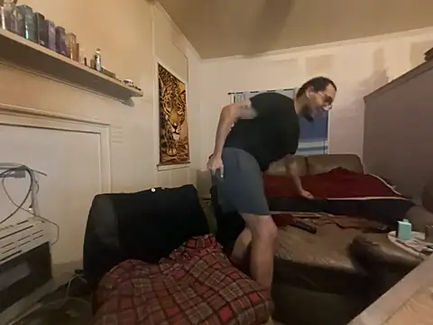 Snapshot of ThrowedWorldWide chatting on 02.07.26 ThrowedWorldWide online show from 02.07.26