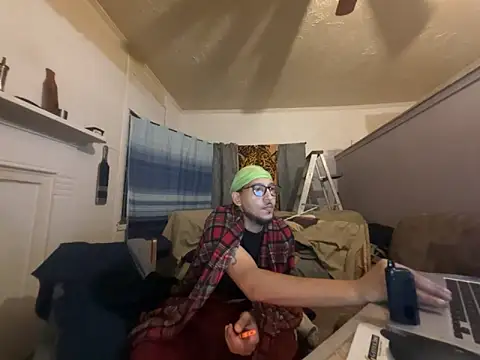 Snapshot of ThrowedWorldWide chatting on 02.09.26 ThrowedWorldWide online show from 02.09.26