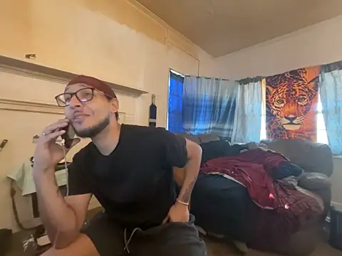 Snapshot of ThrowedWorldWide chatting on 02.10.26 ThrowedWorldWide online show from 02.10.26