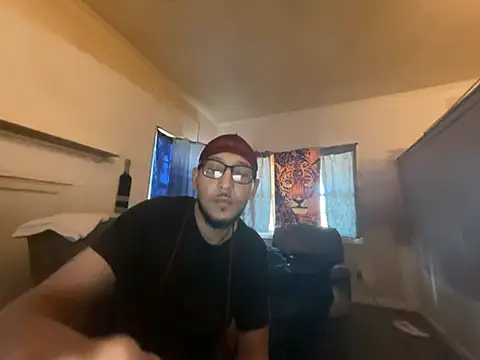 Snapshot of ThrowedWorldWide chatting on 02.12.26 ThrowedWorldWide online show from 02.12.26