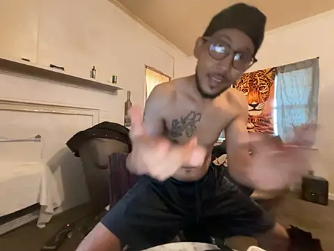 Snapshot of ThrowedWorldWide chatting on 02.20.26 ThrowedWorldWide online show from 02.20.26