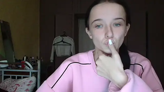 Emilia Light online show from 10.07.25