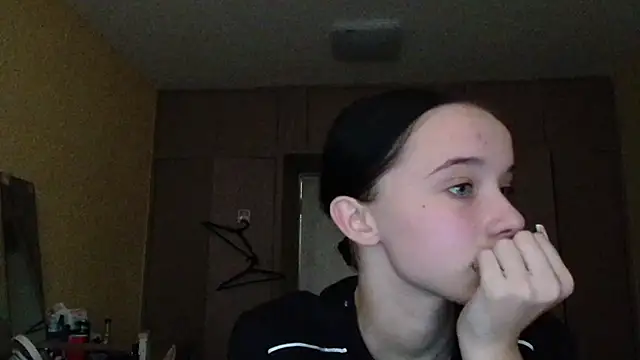 Emilia Light online show from 10.12.25