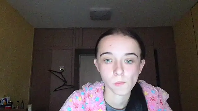 Emilia Light online show from 10.13.25