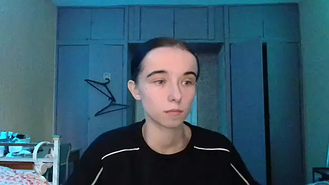 Emilia Light online show from 10.17.25