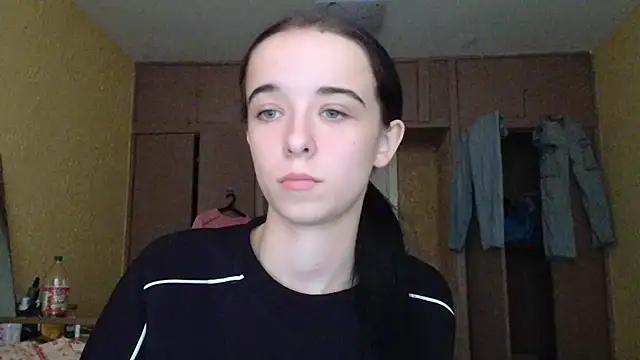 Emilia Light online show from 10.18.25