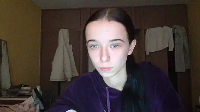 Emilia Light online show from 10.28.25