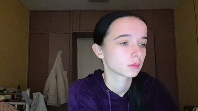 Emilia Light online show from 11.13.25