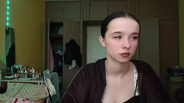 Emilia Light online show from 04.01.26