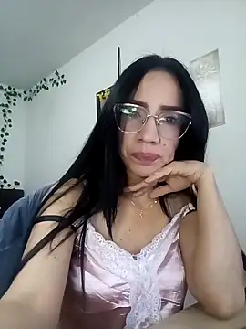 YaraDuartee online show from 11.02.25