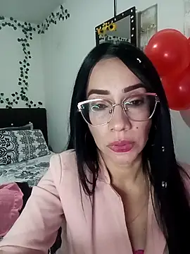 YaraDuartee online show from 02.18.26