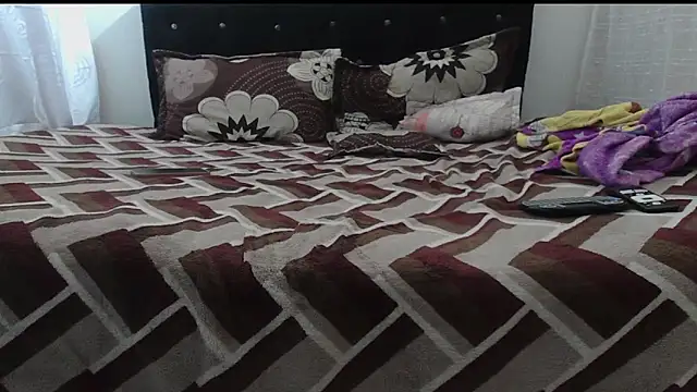 SofiaPinnk  online show from 10.27.25