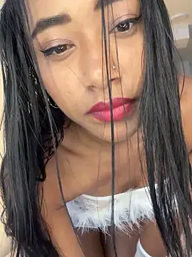 Snapshot of Soleyma_ chatting on 10.07.25 Soleyma online show from 10.07.25