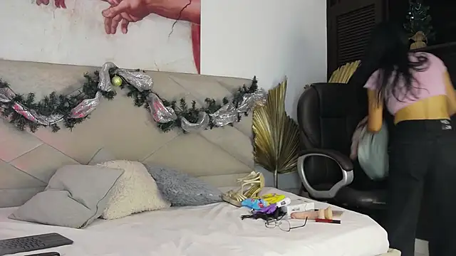 KateValencia online show from 12.02.25