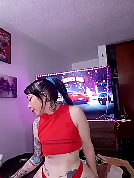 Snapshot of pinklajokr chatting on 11.10.25 pinklajokr online show from 11.10.25