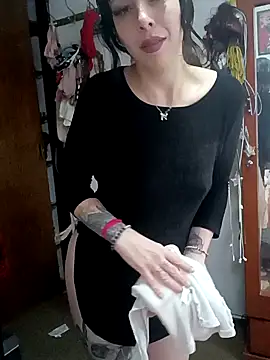 Snapshot of pinklajokr chatting on 11.21.25 pinklajokr online show from 11.21.25