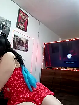 Snapshot of pinklajokr chatting on 12.17.25 pinklajokr online show from 12.17.25