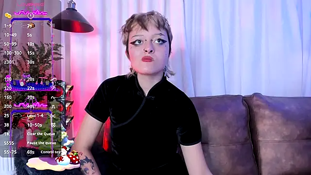 Snapshot of Baby_Punk1 chatting on 12.04.25 Baby Punk1 online show from 12.04.25