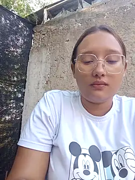 young dairy01 online show from 11.18.25