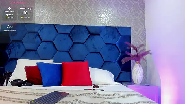 Angelina Roa online show from 12.14.25