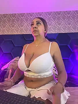 Angelina Roa online show from 05.13.26