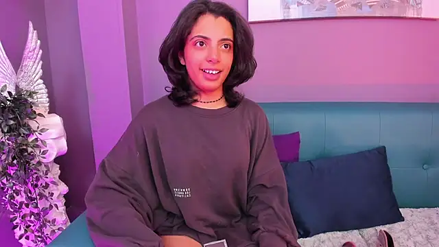 Snapshot of Alessiia__ chatting on 11.18.25 Alessiia online show from 11.18.25