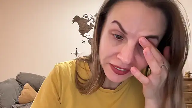 AnnieLove7722 online show from 11.10.25